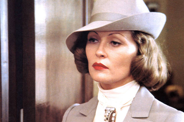  Faye-Dunaway-batom-vermelho 